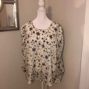 EUC Vince Camuto long sleeve top with puff shoulder detail. Size XL